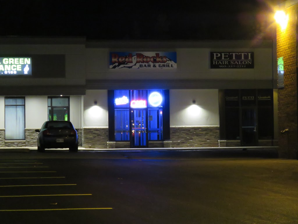 Red Rocks | 4728 Dorchester Rd, Niagara Falls, ON L2E 7H9, Canada | Phone: (905) 358-2800