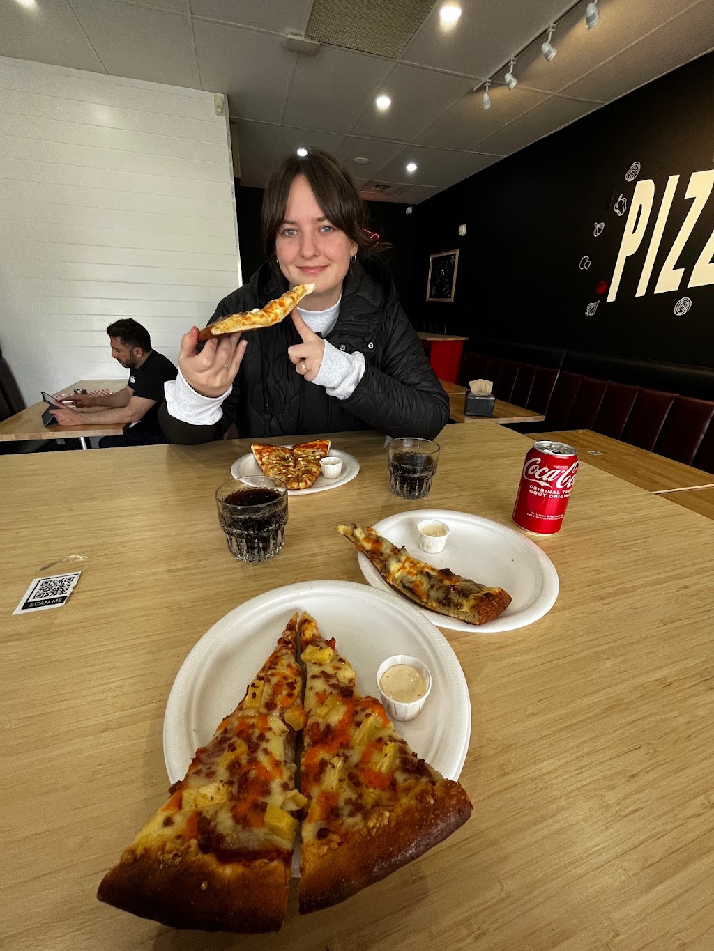 Pizzaholic | 3109 Palliser Dr SW, Calgary, AB T2V 4W5, Canada | Phone: (403) 457-8884