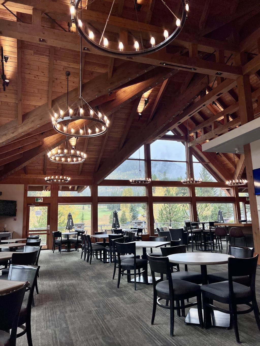 Cliffhanger Restaurant | 1860 Greywolf Dr, Panorama, BC V0A 1T0, Canada | Phone: (250) 341-4102