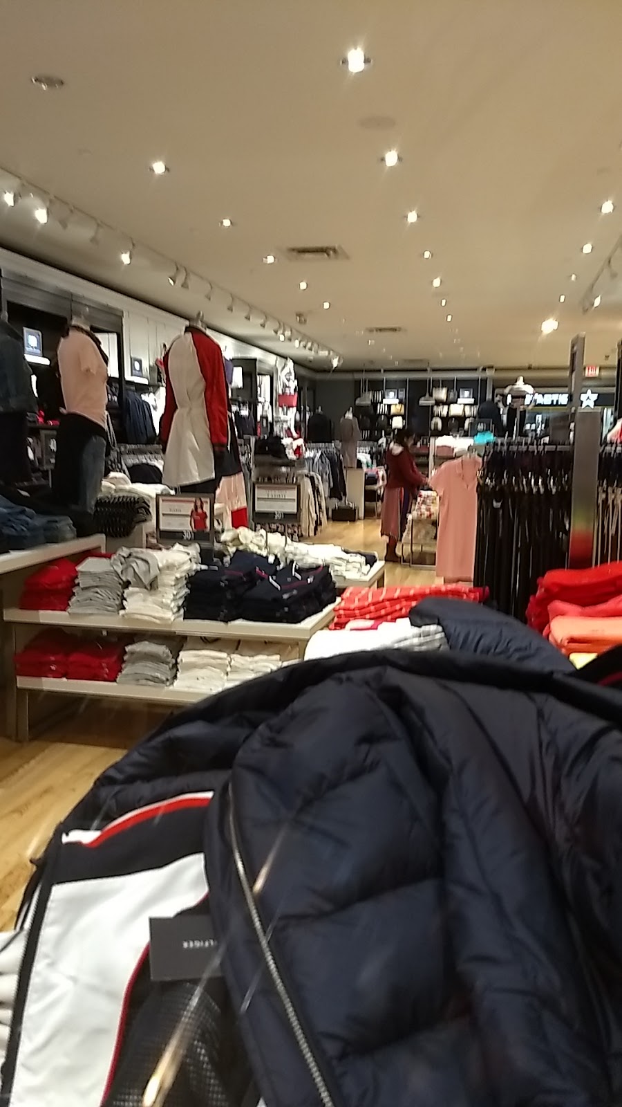 Tommy Hilfiger | 300 Borough Dr Ste 17, Scarborough, ON M1P 4P5, Canada | Phone: (416) 290-6959