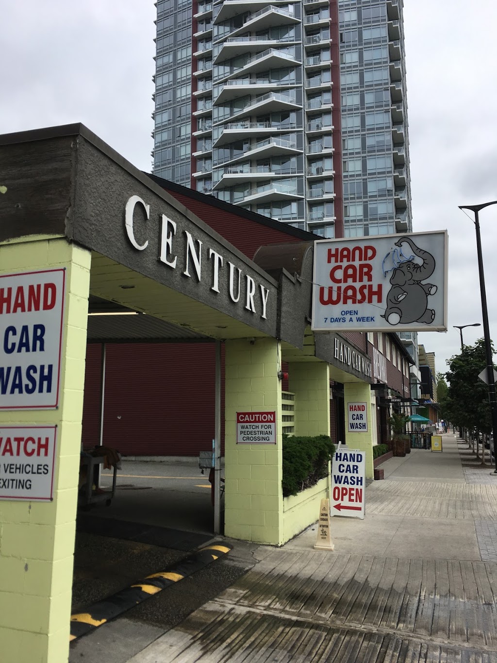 Century Car Wash | 33 E 2nd Ave, Vancouver, BC V5T 1B3, Canada | Phone: (604) 875-6656