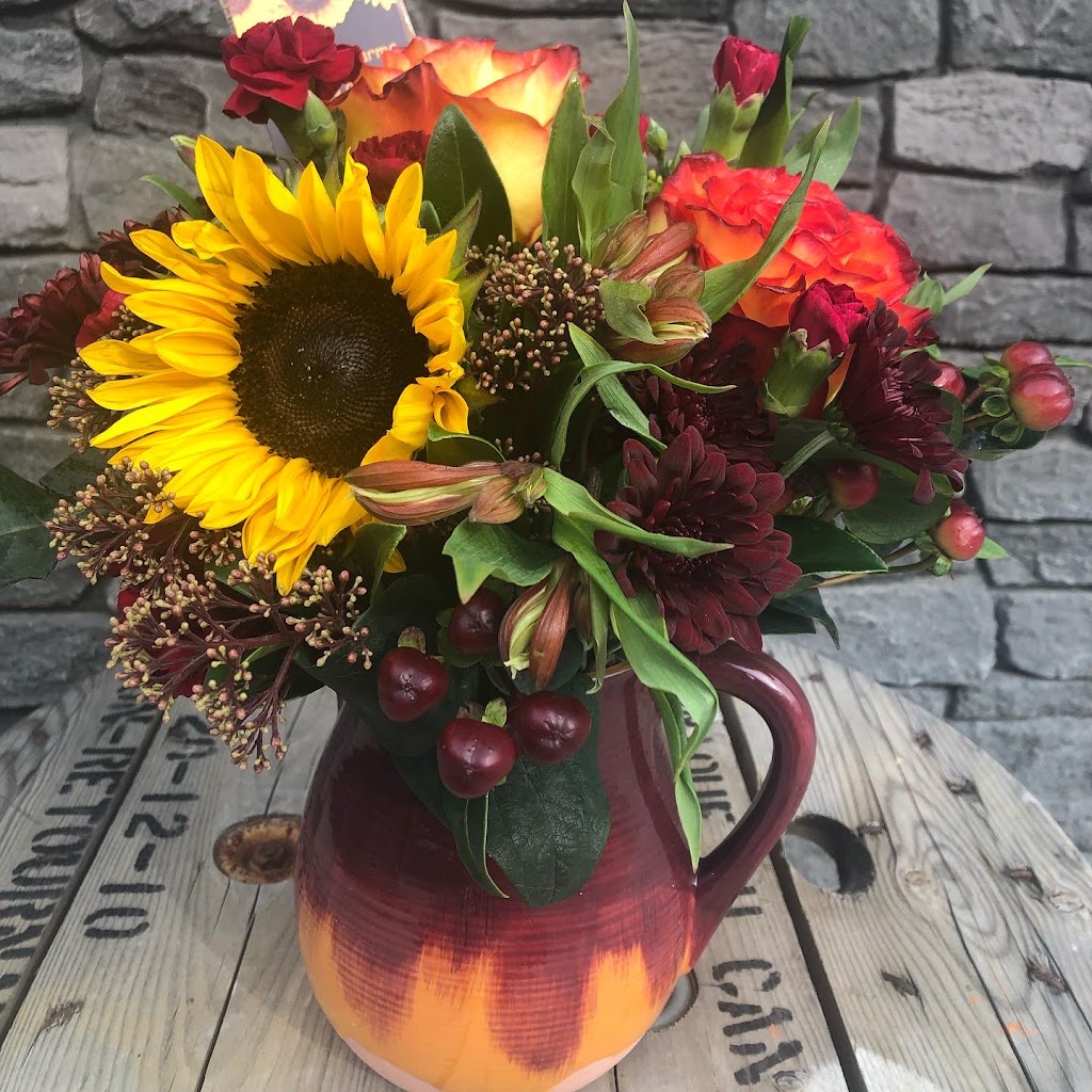 Country Charms Flowers & Gifts | Back Lane, 217 5 Ave E, Hanna, AB T0J 1P0, Canada | Phone: (403) 854-3411