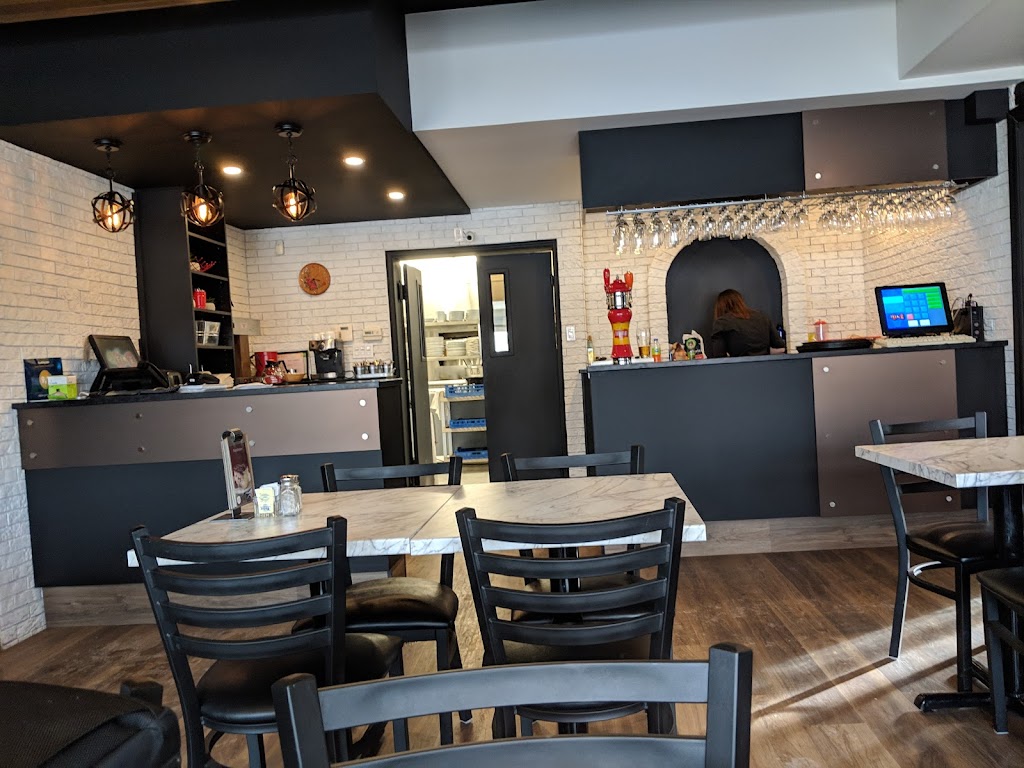 Italia Pizzeria Enr | 371 Rue St François, La Tuque, QC G9X 1S6, Canada | Phone: (819) 523-9517