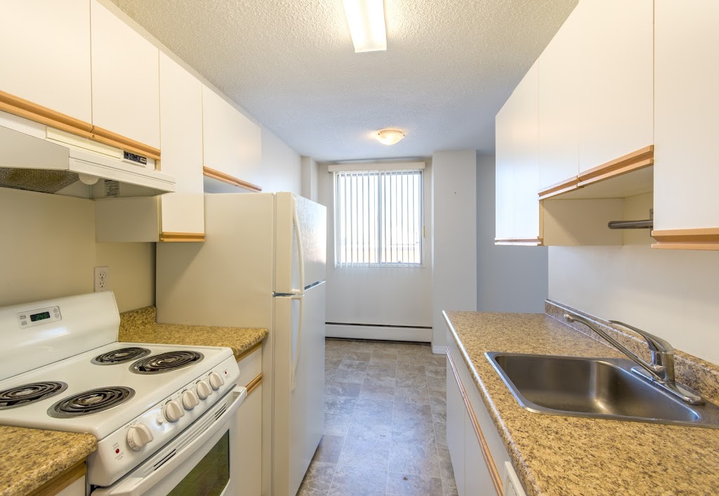 Central Court Apartments | 11212 102 Ave, Edmonton, AB T5K 0P4, Canada | Phone: (780) 497-7936