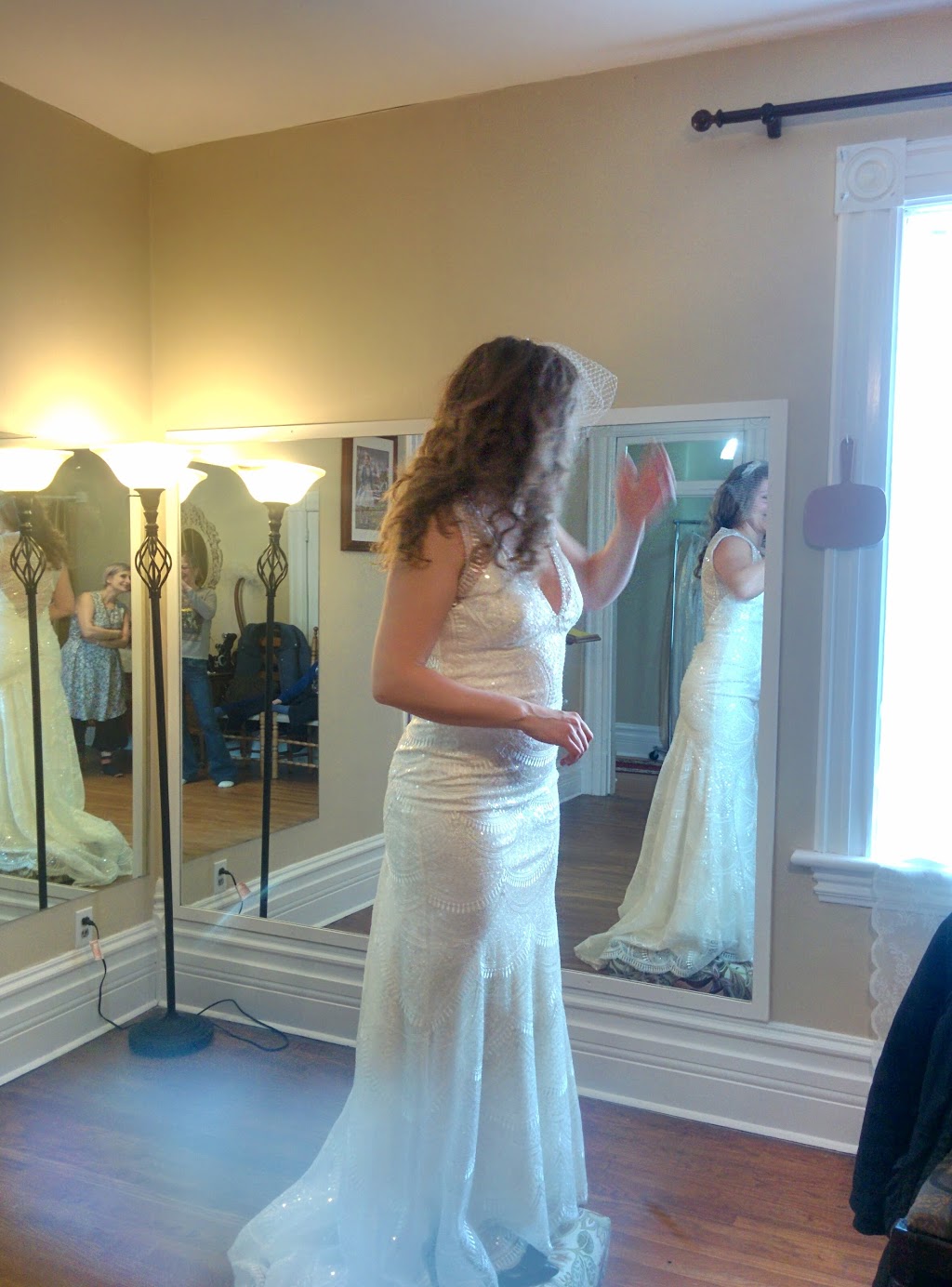 Sinders Bridal House | 10 Lake Ave W, Carleton Place, ON K7C 1L2, Canada | Phone: (613) 909-9594