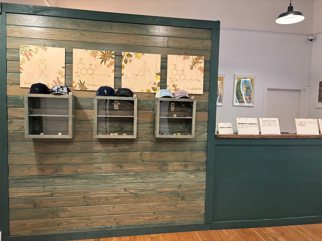 Stick & Stone Cannabis Co. Cumberland | 2701 Dunsmuir Ave, Cumberland, BC V0R 1S0, Canada | Phone: (250) 207-3673