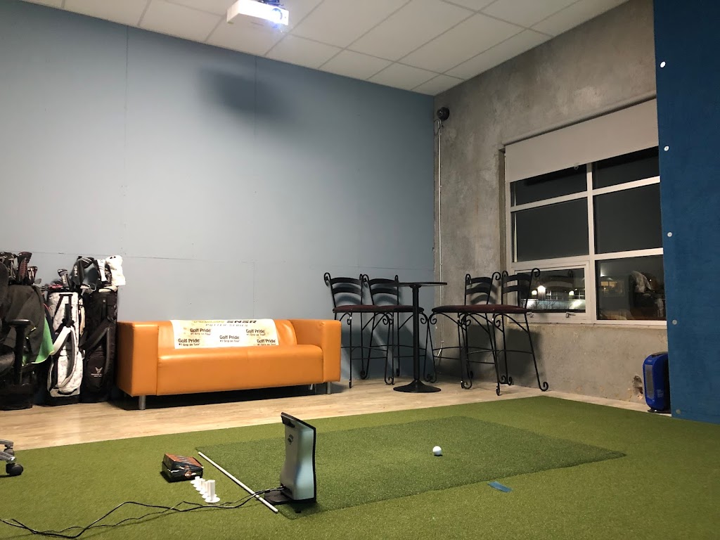 Squamish golf simulators | 1201 Commercial Way Unit #401, Squamish, BC V8B 0H8, Canada | Phone: (604) 390-3390