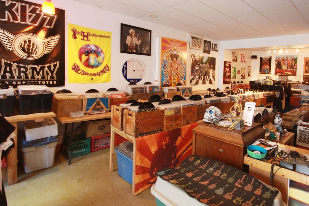 Vinyl Destination | 107 Brock St W, Merrickville, ON K0G 1N0, Canada | Phone: (647) 225-8815