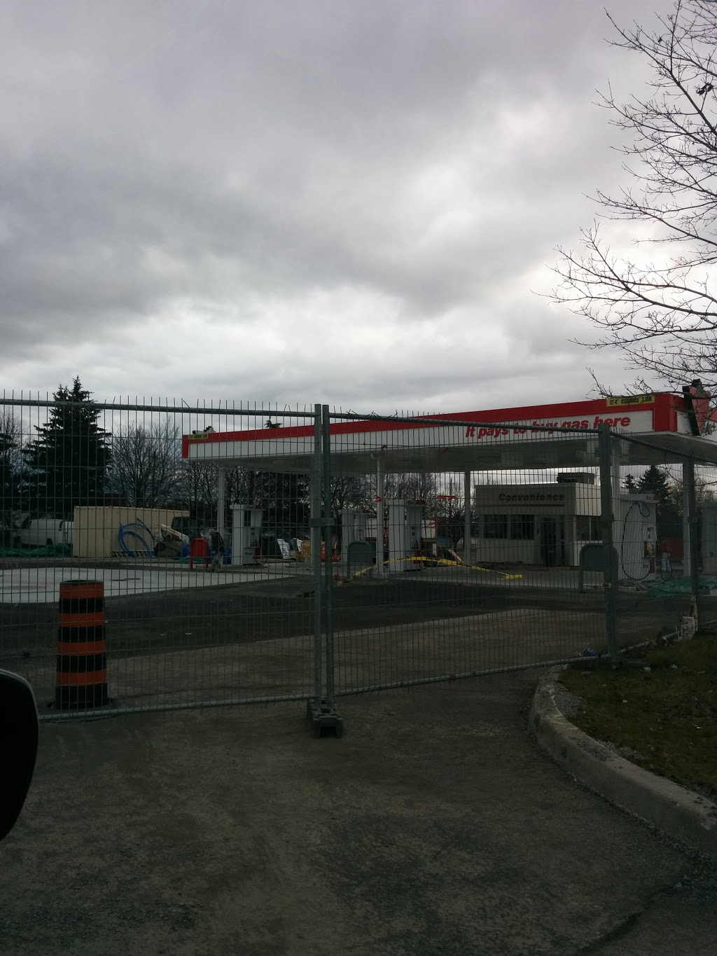 Canadian Tire Gas+ - OTT - Ogilvie/Blair | 2006 Ogilvie Rd, Gloucester, ON K1J 8X3, Canada | Phone: (613) 748-6395