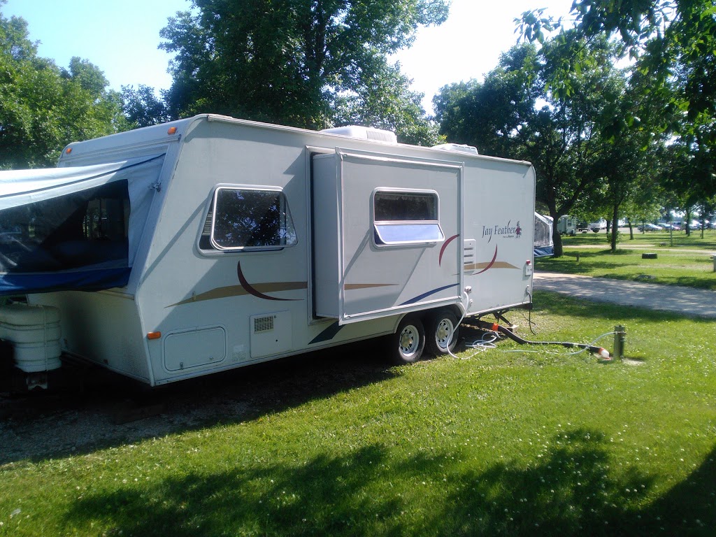 Town and Country RV Park | 56001 Murdock Rd, Dugald, MB R0E 0K0, Canada | Phone: (204) 256-2186