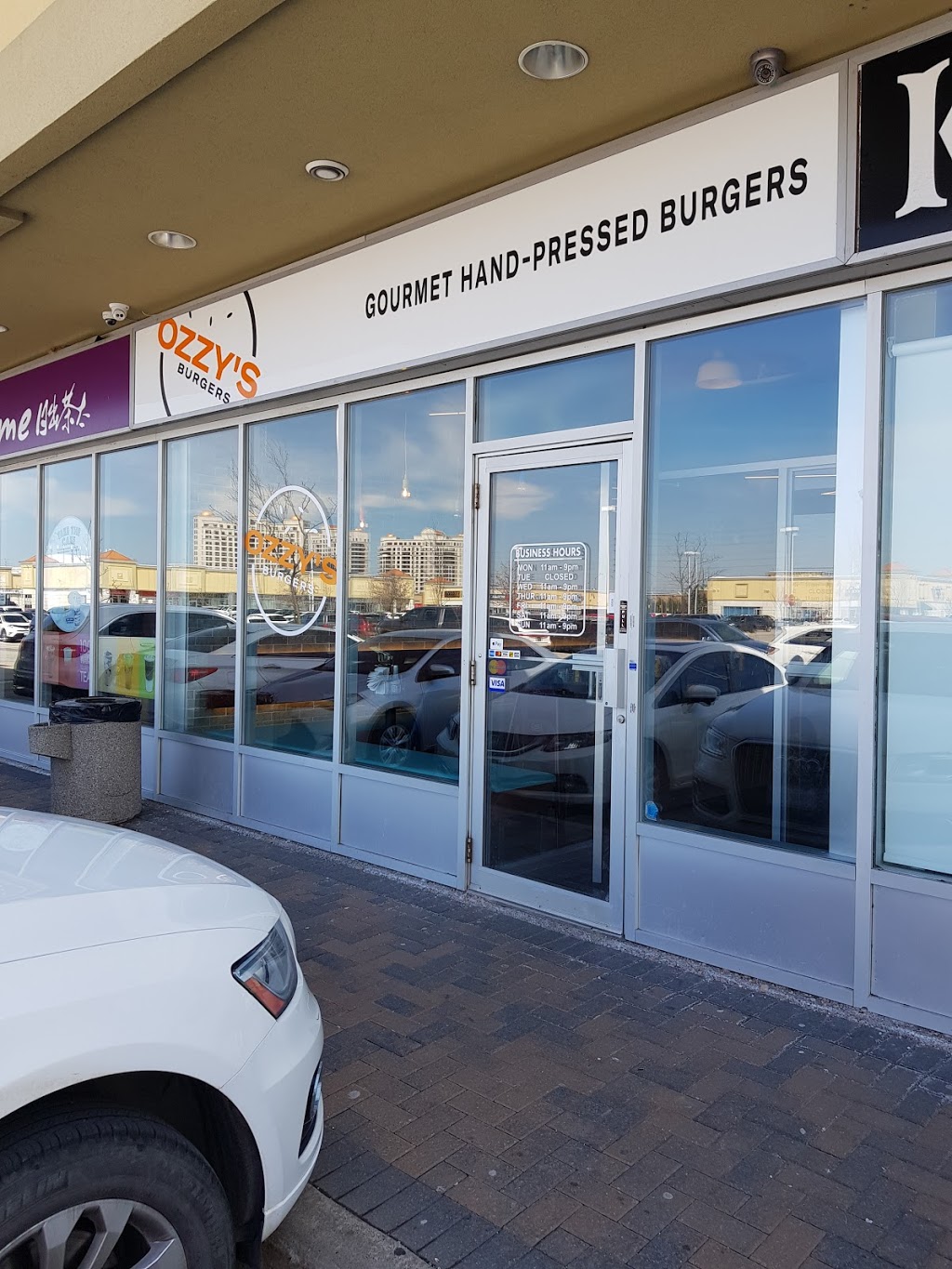 Ozzys Burgers Vaughan | 3175 Rutherford Rd Unit 32, Concord, ON L4K 5Y6, Canada | Phone: (905) 597-7983