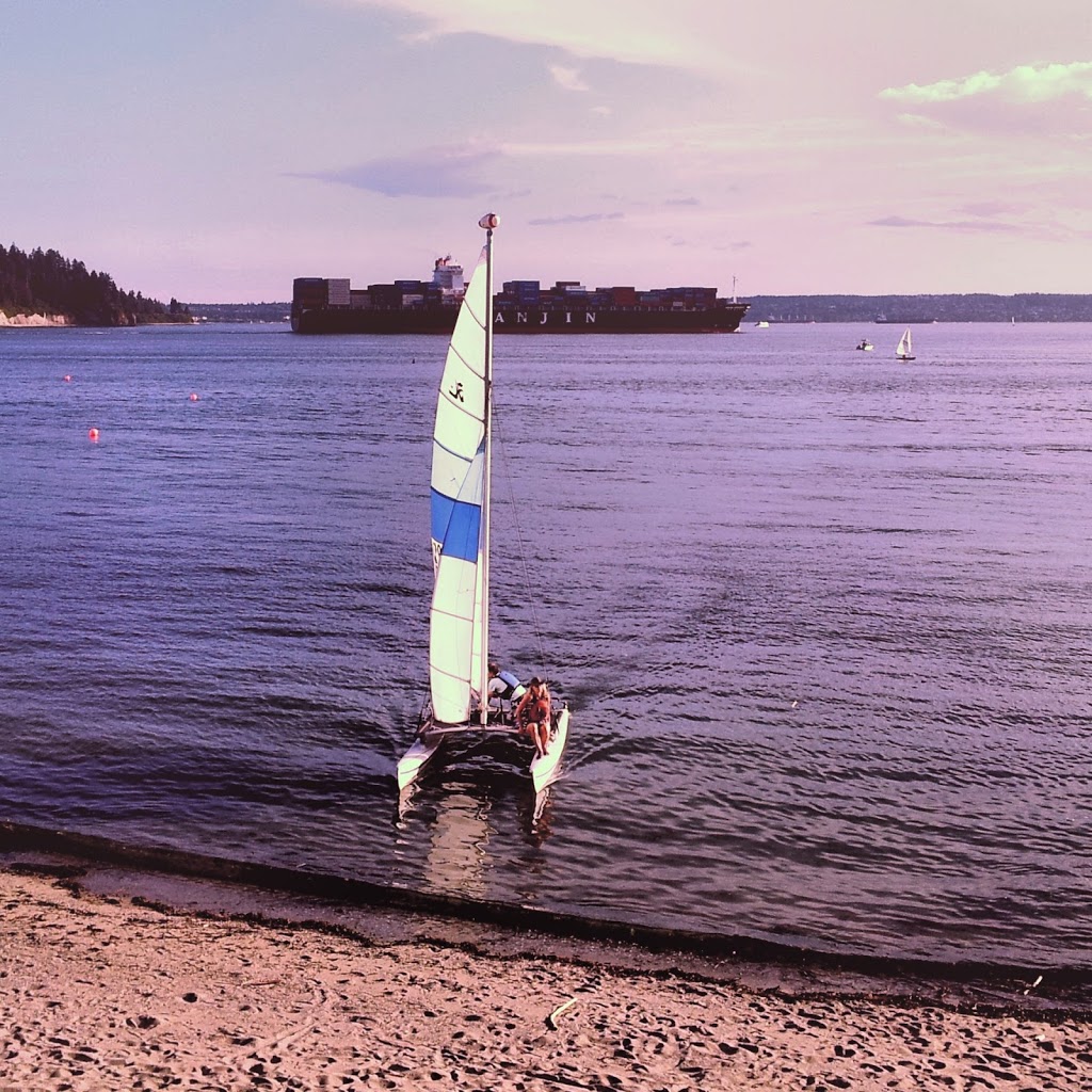 Hollyburn Sailing Club | 1326 Argyle Ave, West Vancouver, BC V7T 1C1, Canada | Phone: (604) 926-5744