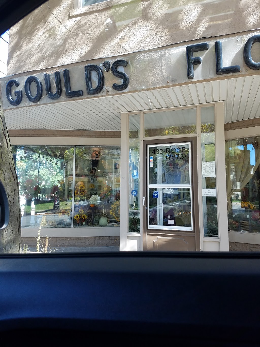 Goulds Flowers & Gifts | 83 Locust St, Lockport, NY 14094, USA | Phone: (716) 433-7673