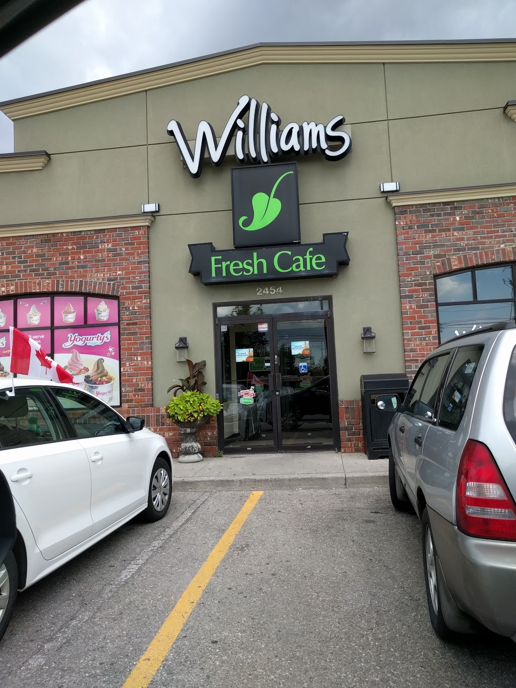 Williams Fresh Cafe | 2454 Queen St E, Brampton, ON L6S 5X9, Canada | Phone: (905) 792-0918