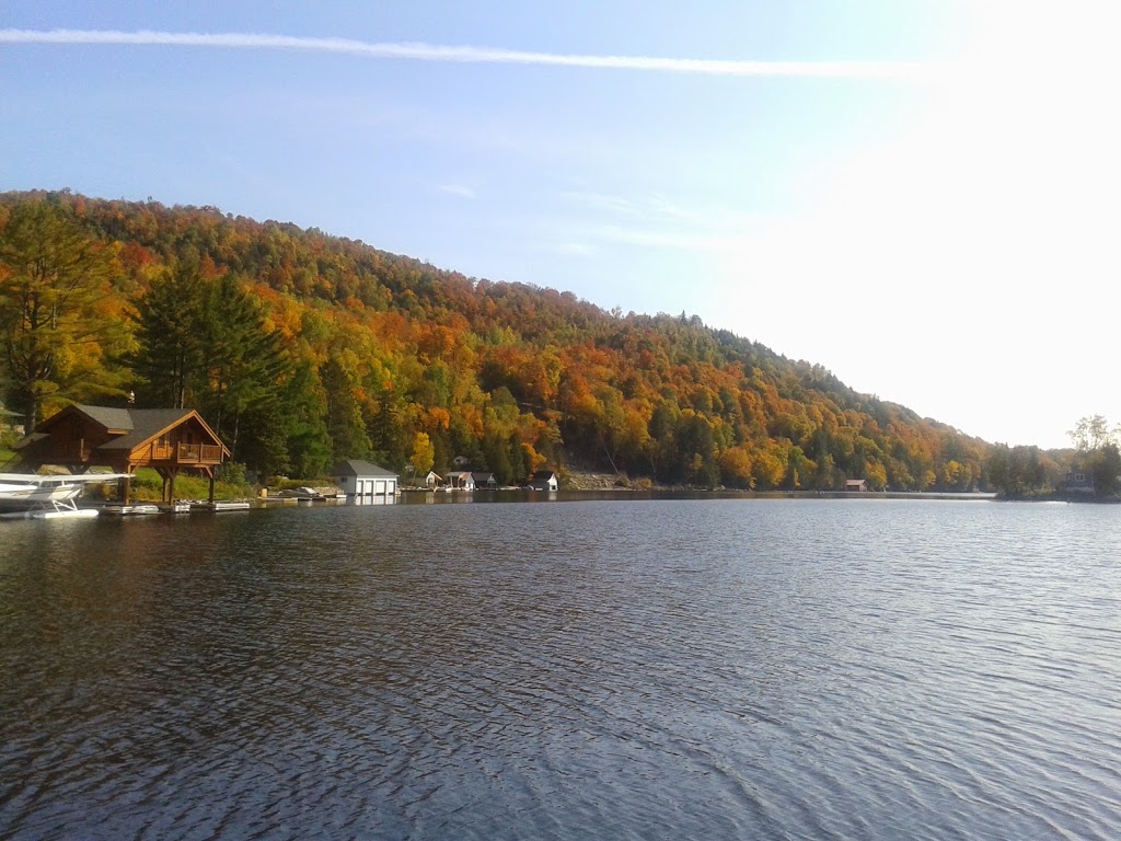 Magasin général Lac-des-Seize-Îles Station | 217 Chemin du Village, Lac-des-Seize-Îles, QC J0T 2M0, Canada | Phone: (450) 226-3114