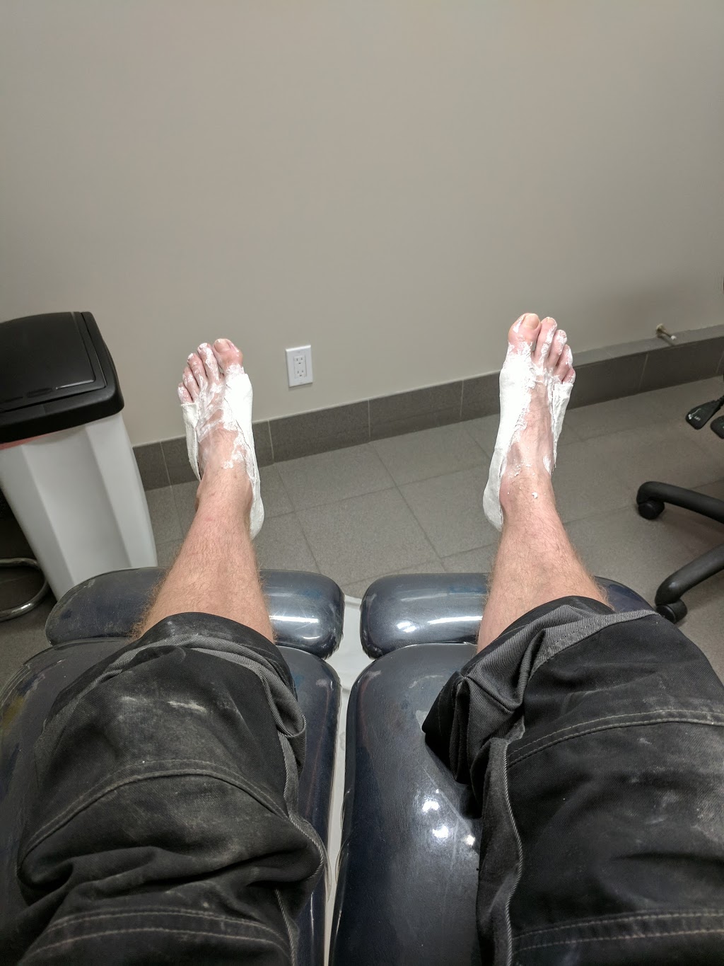 Roberto Clausi Family Foot Clinic | 4855 Hwy 7 W, Woodbridge, ON L4L 1S9, Canada | Phone: (905) 850-7837