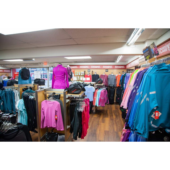 Running Room | 17906 Yonge St #1, Newmarket, ON L3Y 8S1, Canada | Phone: (905) 898-0494