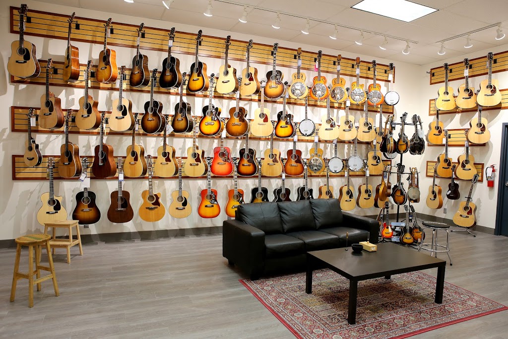 Long & McQuade Musical Instruments | 900 Rathburn Rd W, Mississauga, ON L5C 4L3, Canada | Phone: (905) 273-3939