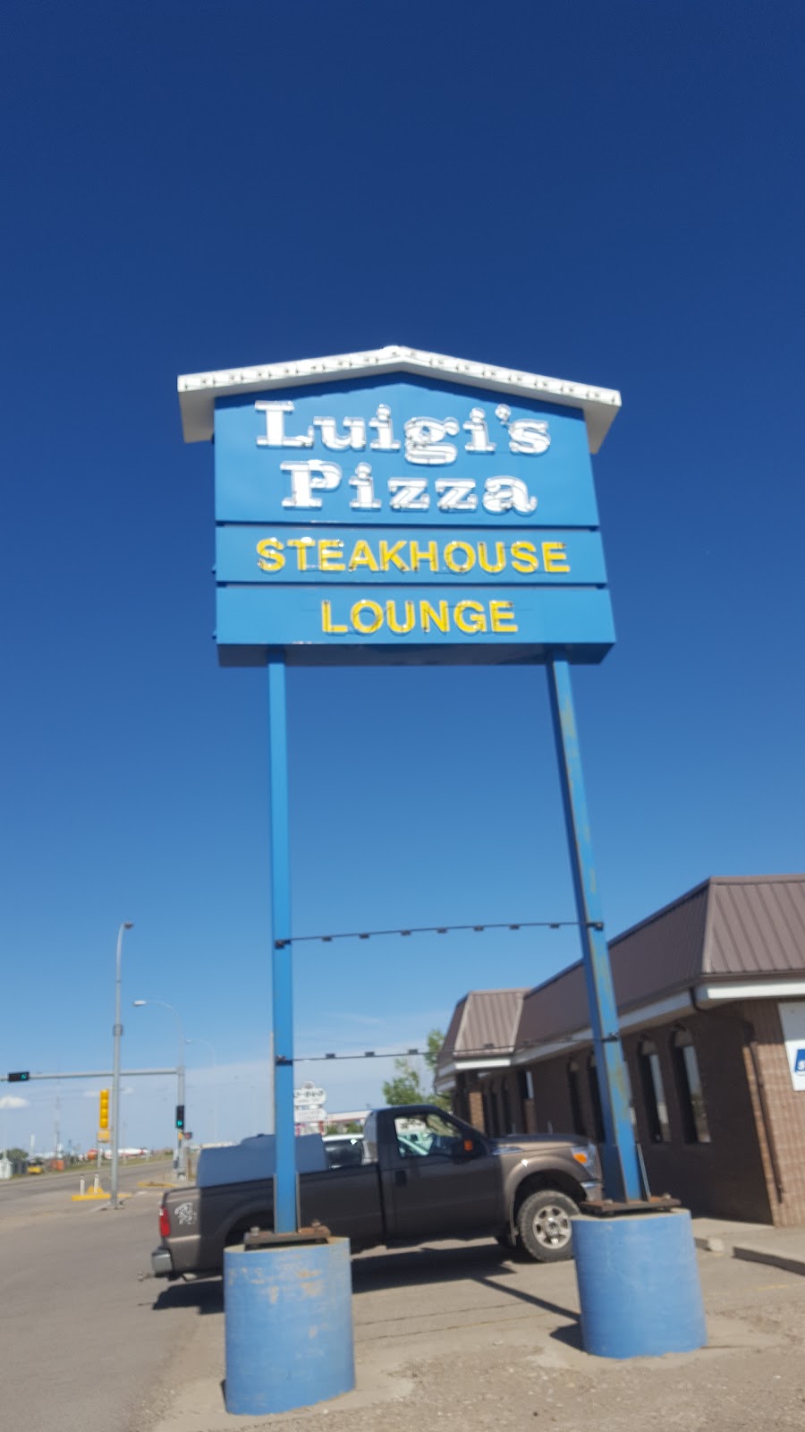 Luigis Pizza Taber | 5036 46 Ave, Taber, AB T1G 2A6, Canada | Phone: (403) 223-8887