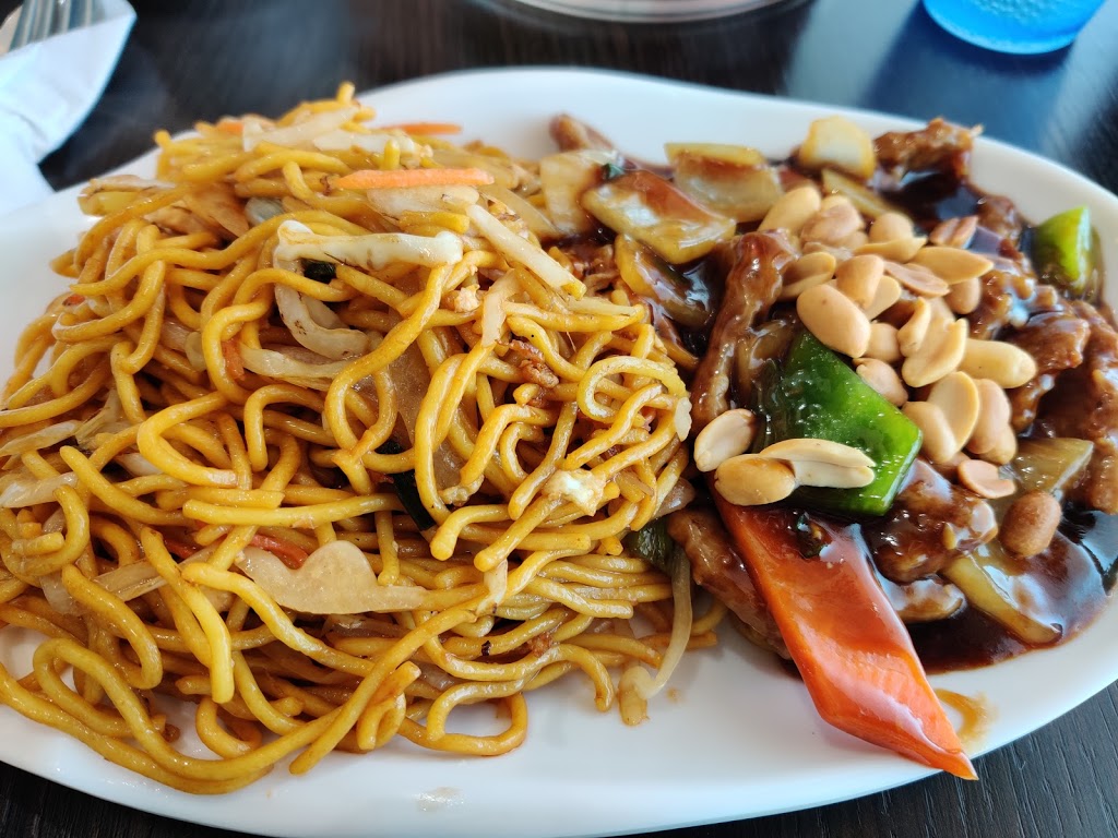 Shinwa Asian cuisine | 160 University Ave W, Waterloo, ON N2L 3E9, Canada | Phone: (519) 588-7777