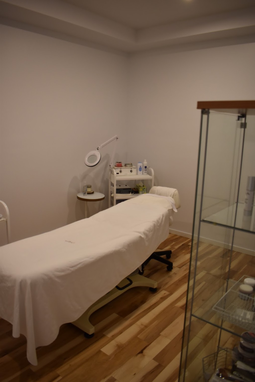 Institut De Beaute Edith Serei (Montréal) | 6532 Av. Papineau, Montréal, QC H2G 2X2, Canada | Phone: (514) 849-6171