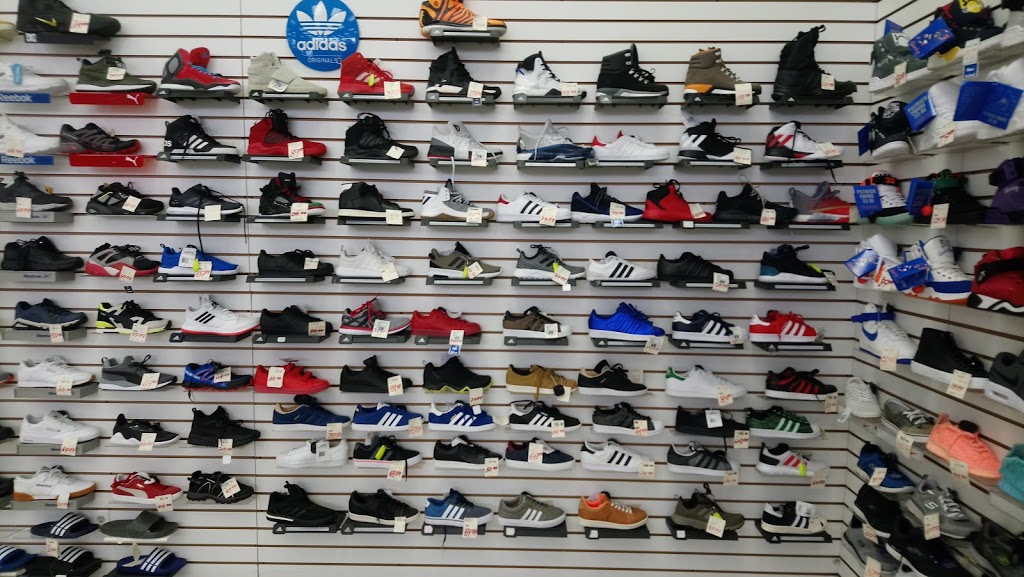 Todays Sportswear | 3122 Eglinton Ave E, Scarborough, ON M1J 2H1, Canada | Phone: (416) 265-1888