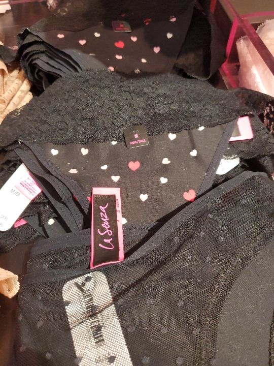 La Senza | 2700 Bd Laurier UNIT # 2230, Quebec City, QC G1V 2L8, Canada | Phone: (418) 651-1921