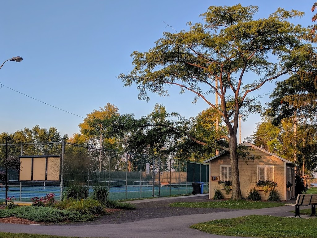 Club de Tennis Pincourt | 255 Rue Bellevue, Pincourt, QC J7V 4A8, Canada | Phone: (514) 453-6667