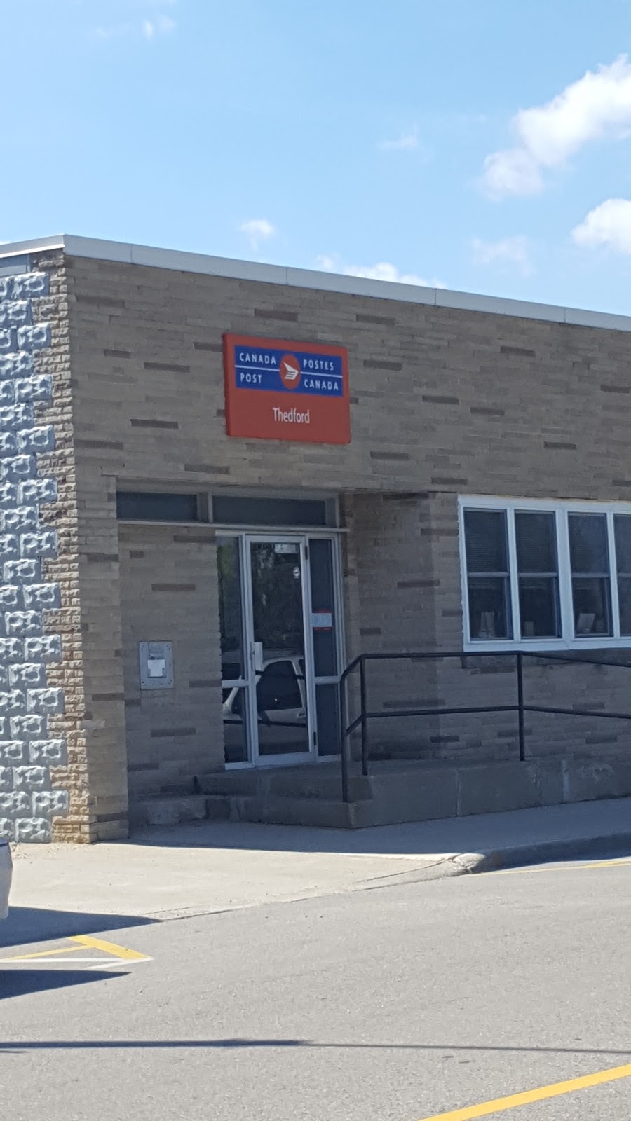 Thedford Post Office | 95 Main St, Thedford, ON N0M 2N0, Canada | Phone: (519) 296-4440