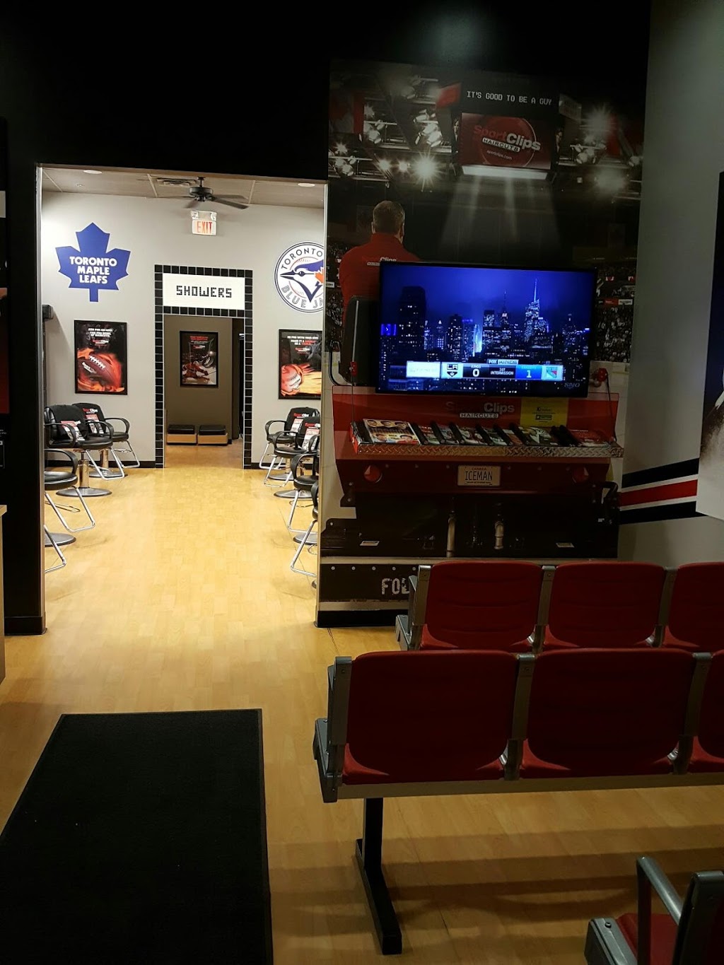 Sport Clips Trafalgar | 261 Oak Walk Dr, Oakville, ON L6H 6M3, Canada | Phone: (905) 257-1123