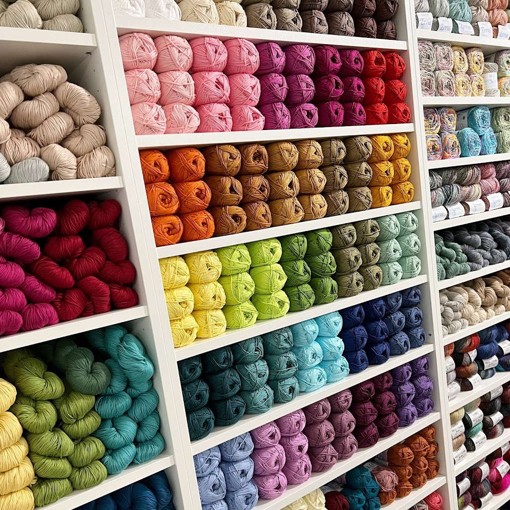 The Creative Knitter | 3860 Dominion Rd Unit 2, Ridgeway, ON L0S 1N0, Canada | Phone: (905) 894-4222