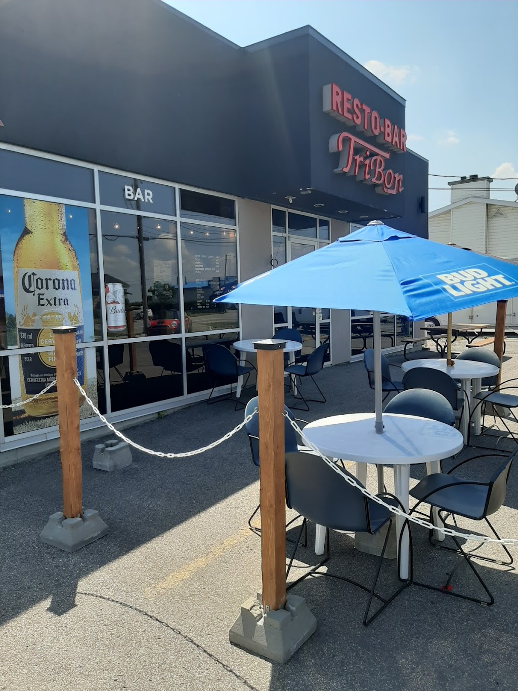 Resto-Bar Le Tribon | 2138 Rte du Président-Kennedy, Saint-Isidore, QC G0S 2S0, Canada | Phone: (418) 882-5599