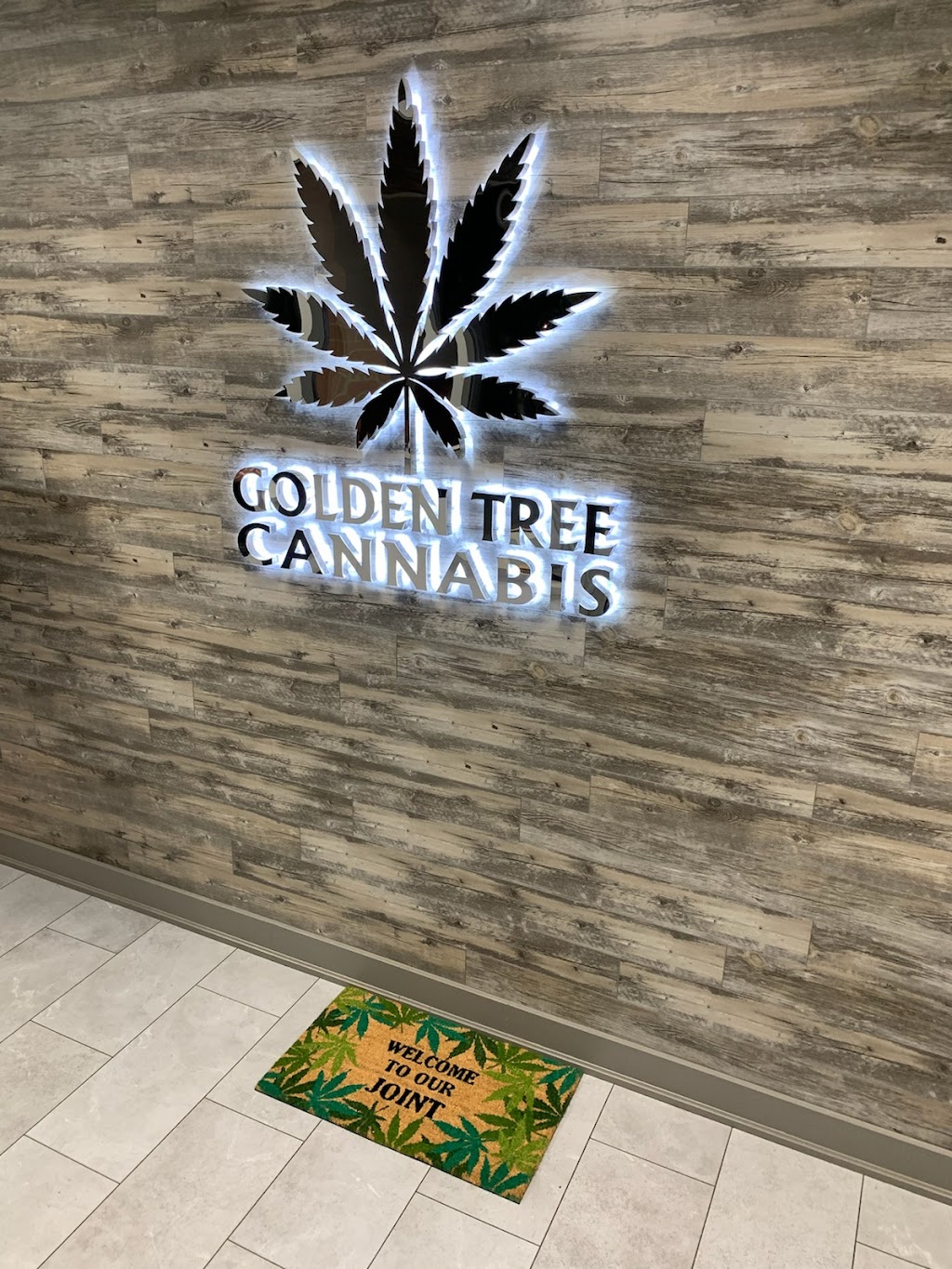 Golden Tree Cannabis | 10671 Chinguacousy Rd, Brampton, ON L7A 0N5, Canada | Phone: (905) 495-6454