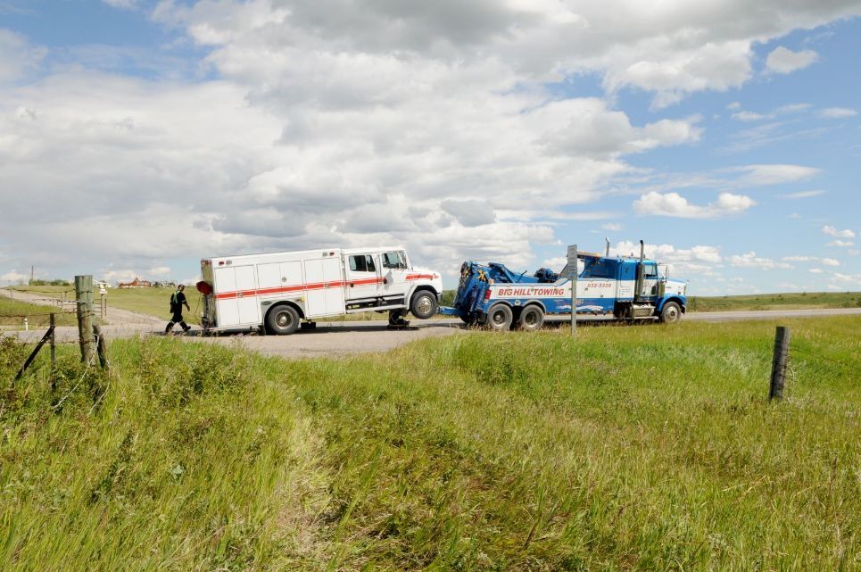 Big Hill Towing & Recovery Service | 217 2 Ave E, Cochrane, AB T4C 2B9, Canada | Phone: (403) 932-3336