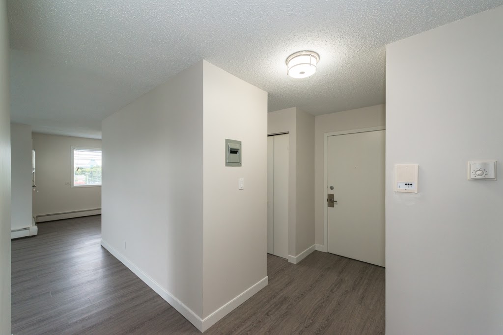 West Edmonton Court | 8905 184 St NW, Edmonton, AB T5T 1T8, Canada | Phone: (780) 414-0291