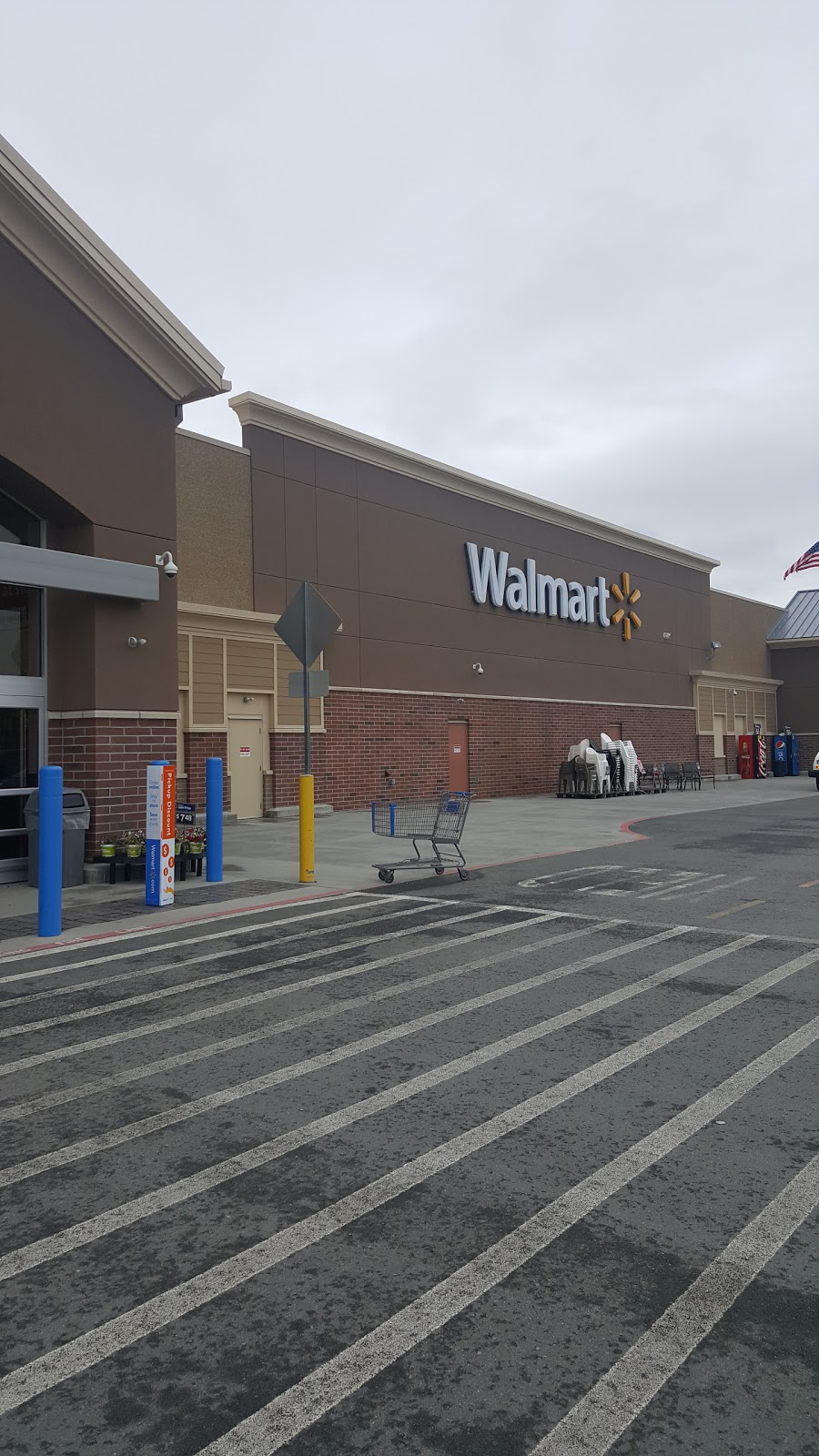 Walmart Supercenter | 115 Seymour Drive, Newport, VT 05855, USA | Phone: (802) 624-8012