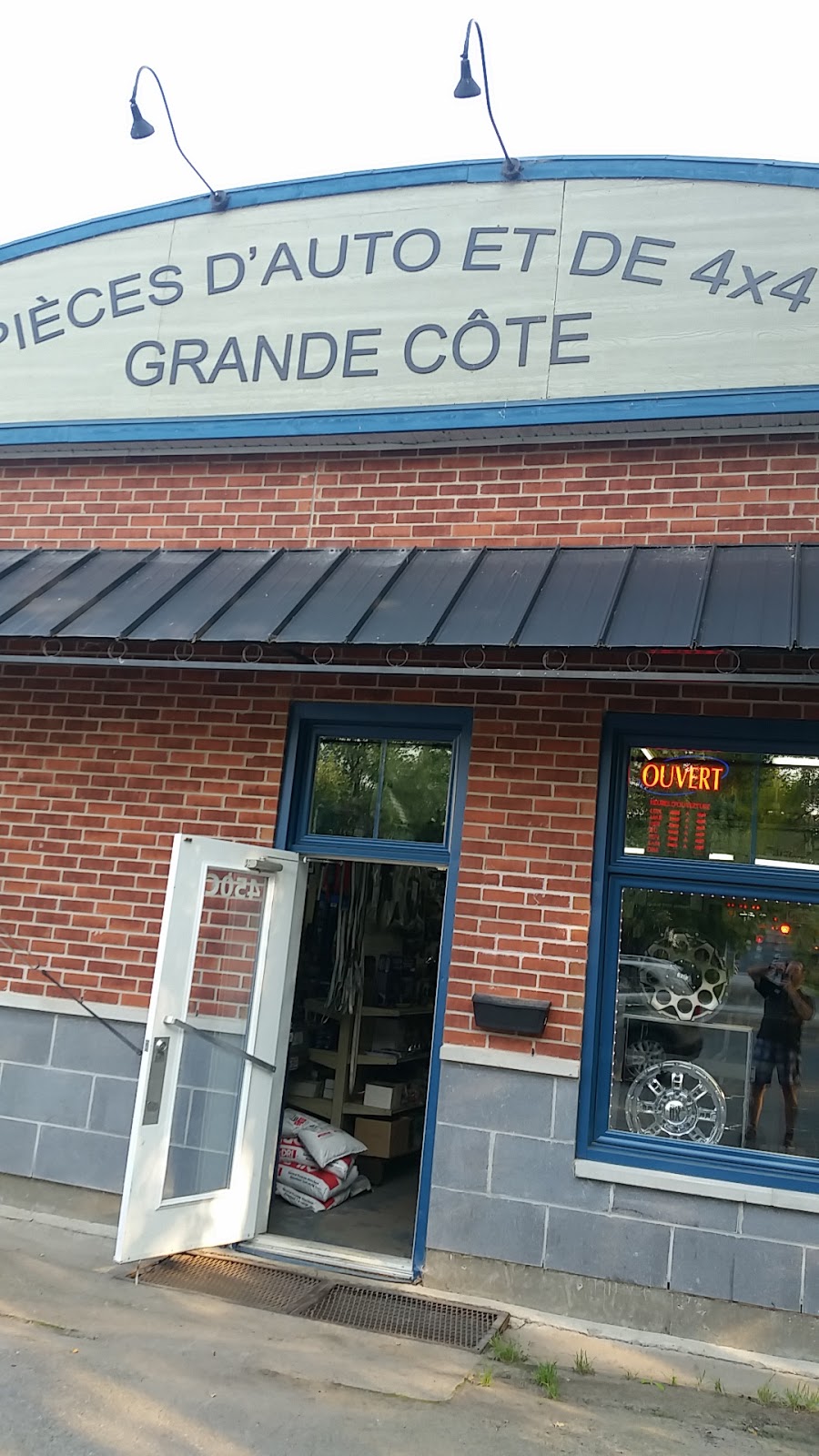 Pièces DAutos & De 4x4 Grande Côte Inc | 450 Ch de la Grande Côte, Saint-Eustache, QC J7P 1J1, Canada | Phone: (450) 472-6006