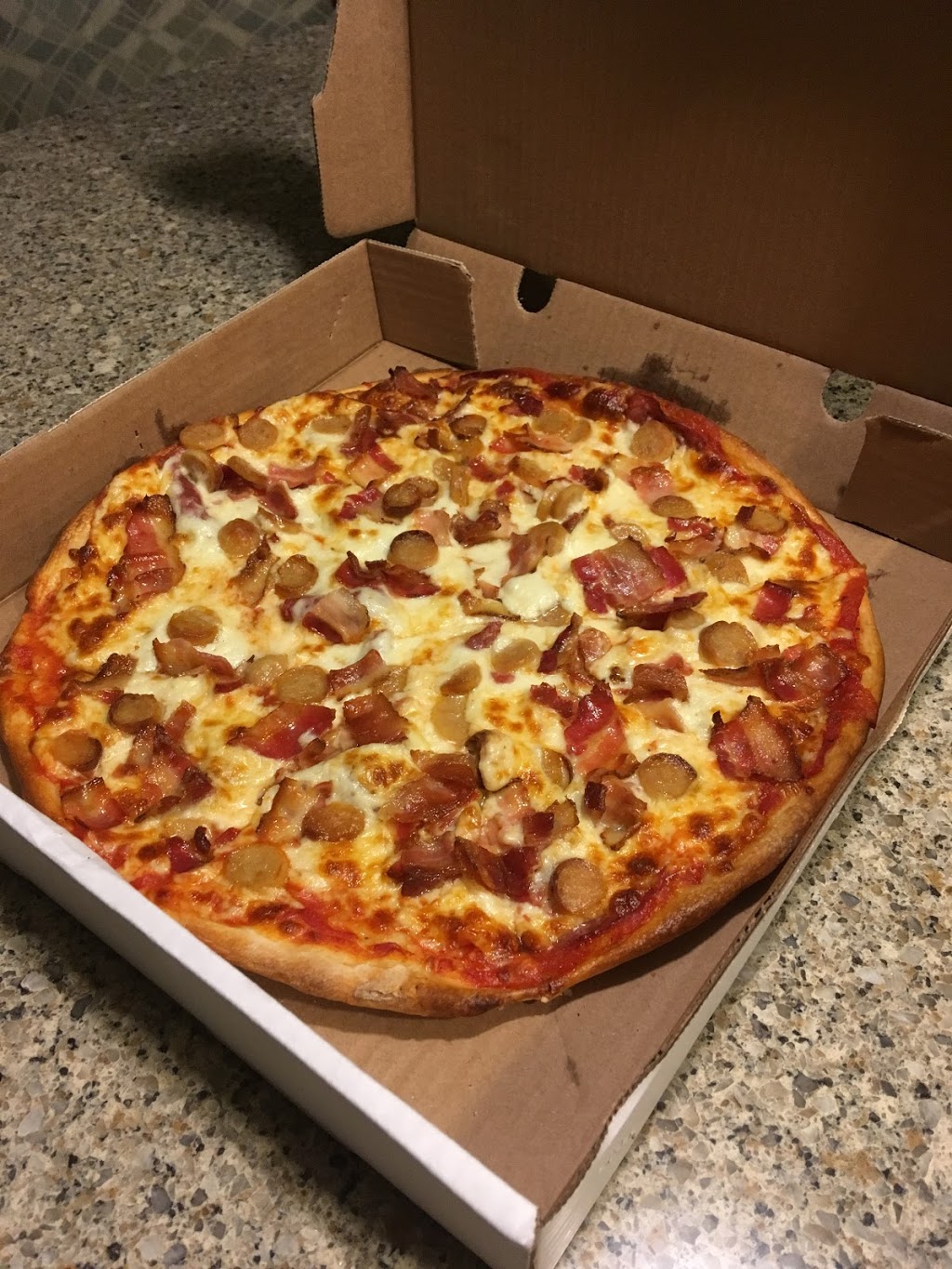 Tatas House Of Pizza & Pasta | 2561 Princess St, Kingston, ON K7P 2W8, Canada | Phone: (613) 384-9434