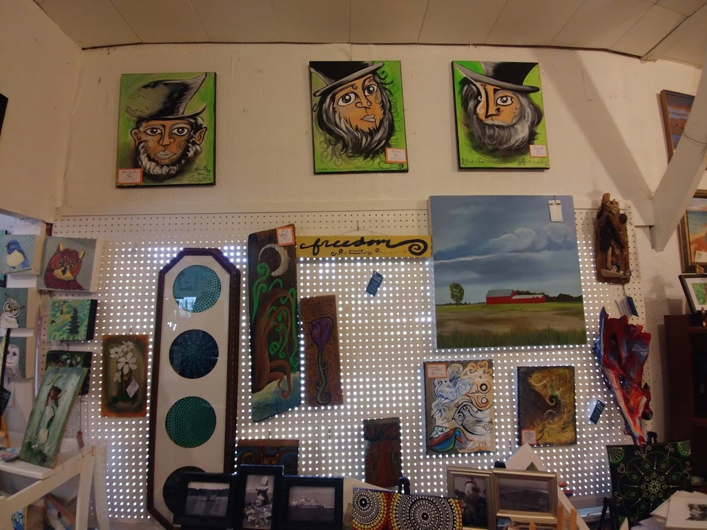 Pelee Art Works | 82 East West Rd, Pelee Island, ON N0R 1M0, Canada | Phone: (226) 783-9461