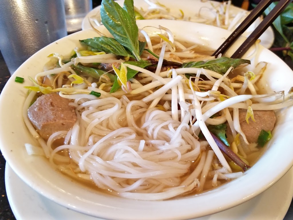 Pho Huong Viet | 1829 Ranchlands Blvd NW, Calgary, AB T3G 2A7, Canada | Phone: (403) 239-3388