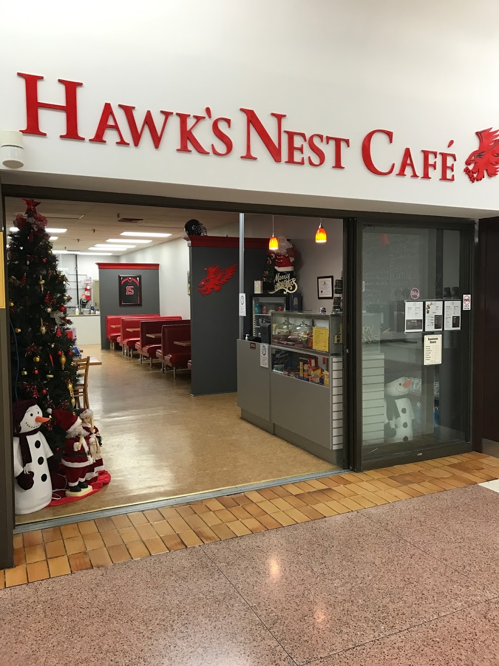 The Hawks Nest | 275 Brockville St, Smiths Falls, ON K7A 4Z6, Canada | Phone: (613) 283-6767