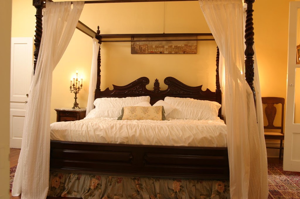 Grand Victorian Bed & Breakfast | 15618 Niagara Pkwy, Niagara-on-the-Lake, ON L0S 1J0, Canada | Phone: (905) 468-0997