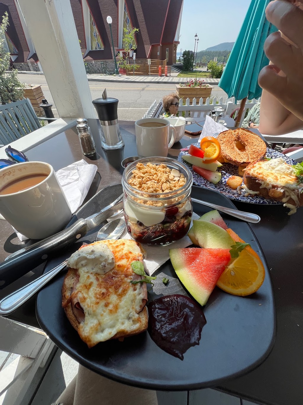 Café Bohème | 239 Rue des Pionniers, Tadoussac, QC G0T 2A0, Canada | Phone: (418) 235-1180