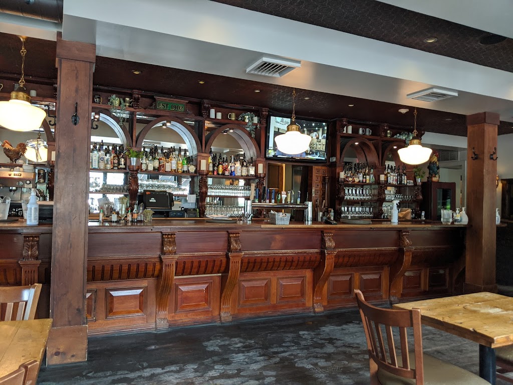 Restau Pub au Coin | 1900 Chem. du Village, Mont-Tremblant, QC J8E 1K4, Canada | Phone: (819) 717-1410