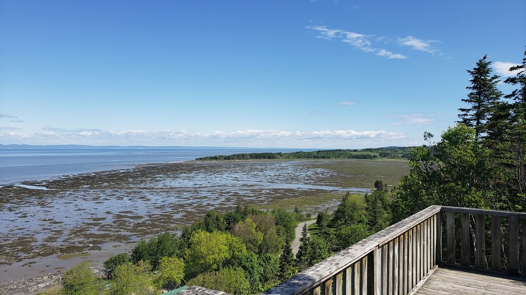 Auberge De LAnse | 100 Rte de lAnse-au-Persil, Rivière-du-Loup, QC G5R 5Z6, Canada | Phone: (800) 556-0406