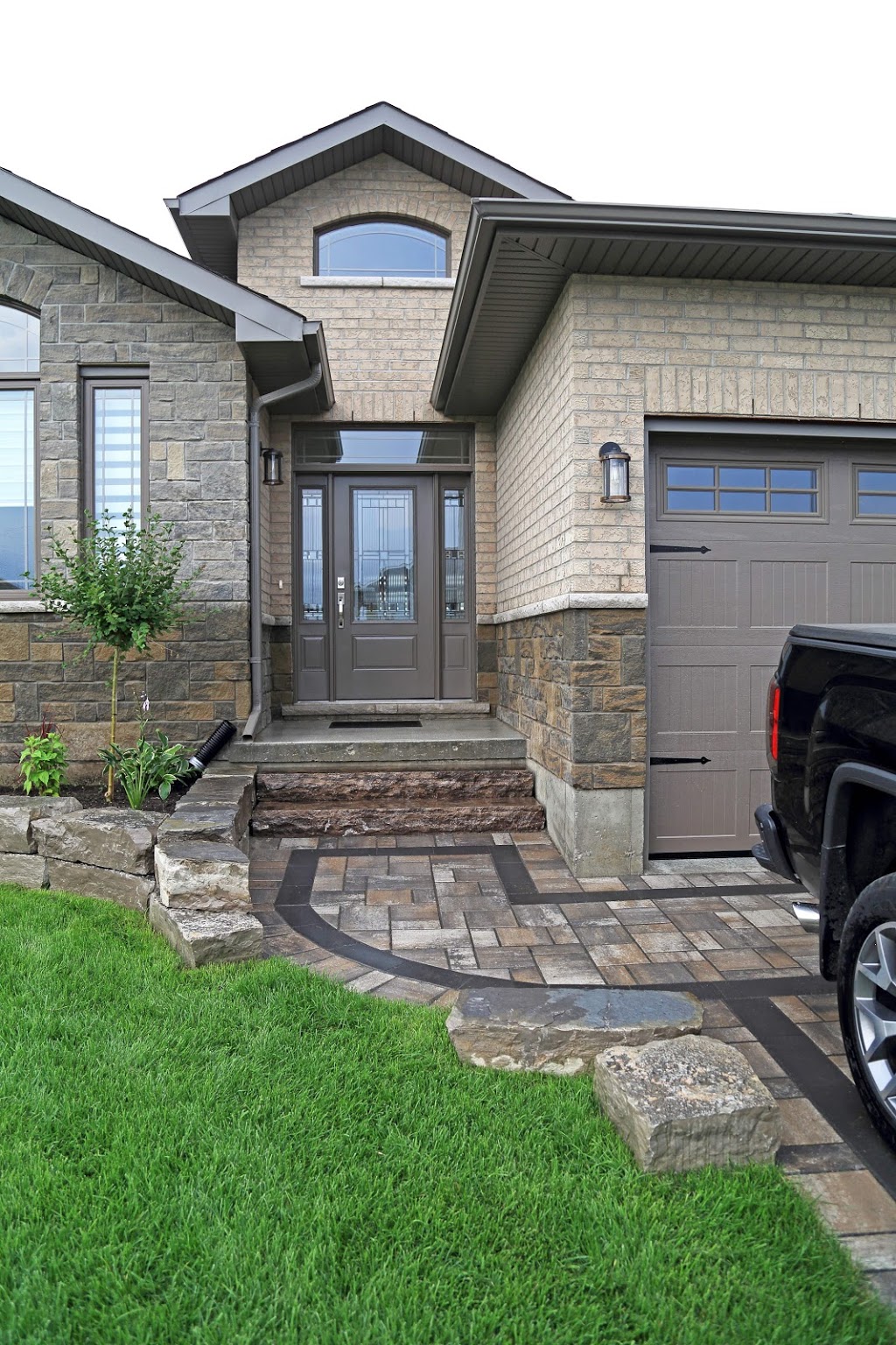 Deep roots landscaping | 7 Coulter Crescent, Trenton, ON K8V 3E9, Canada | Phone: (613) 331-2061