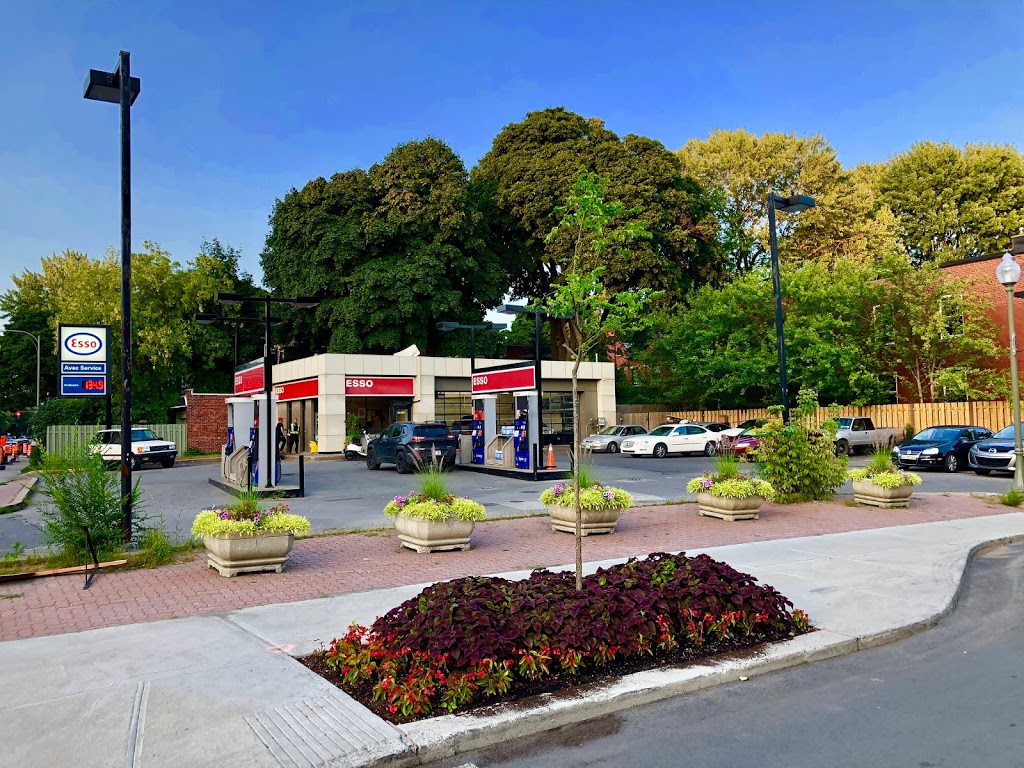 Esso | 4780 Rue Sherbrooke Ouest, Westmount, QC H3Z 1G4, Canada | Phone: (514) 933-8556