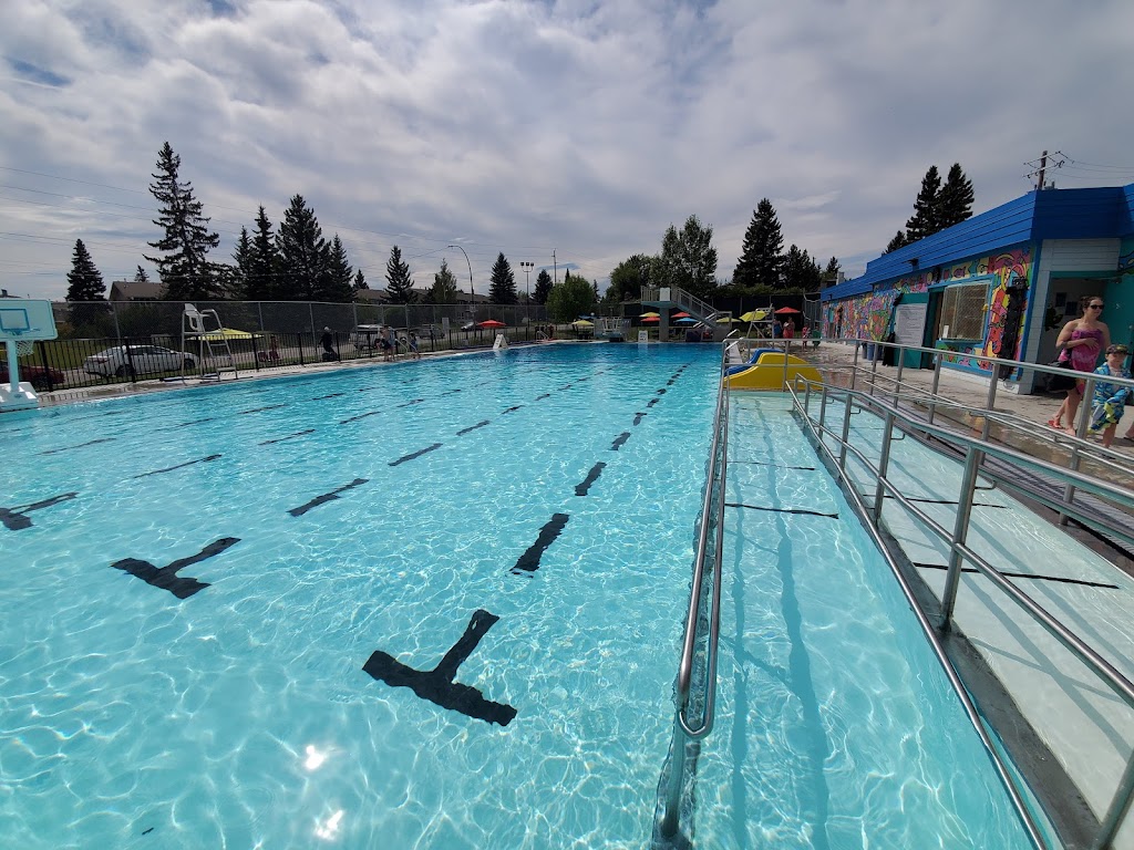 Silver Springs Outdoor Pool | 5720 Silver Ridge Dr NW, Calgary, AB T3B 5E5, Canada | Phone: (403) 221-3885