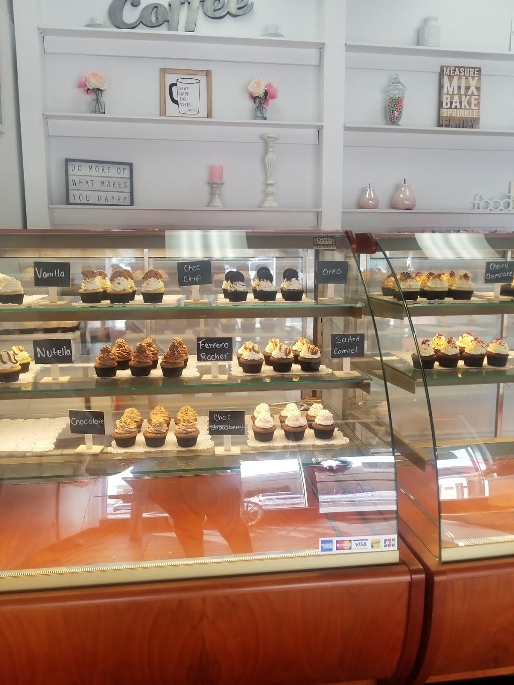 Pretty Little Cupcakes | 8280 York Regional Rd 27, Woodbridge, ON L4H 0R9, Canada | Phone: (905) 850-2222