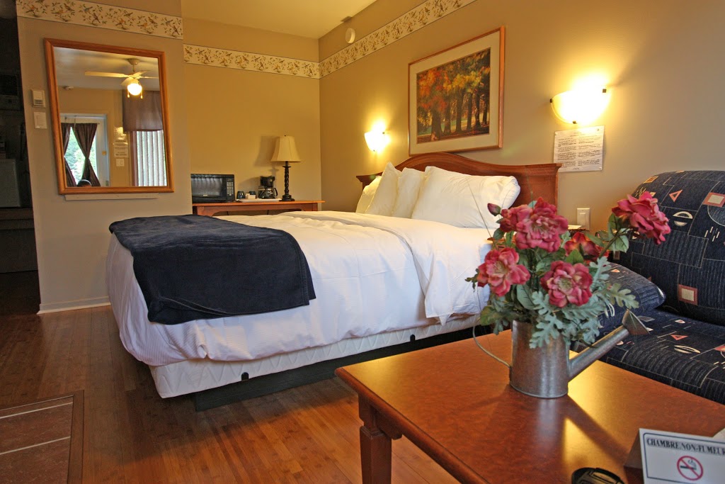 Motel Le Jolibourg | 60 Rue Principale, Saint-Sauveur, QC J0R 1R6, Canada | Phone: (450) 227-4651